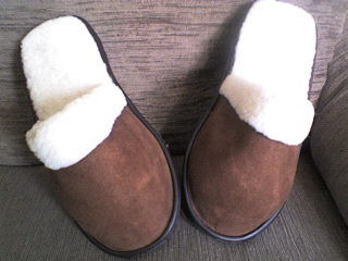PANTUFLAS DE BORREGO TERMINADO GAMUSA.