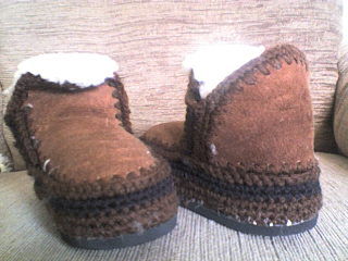 PANTUFLAS DE GAMUSA TEJIDAS.
