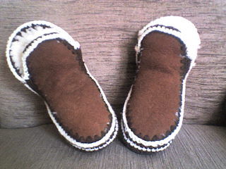 PANTUFLAS DE GAMUSA TEJIDAS.