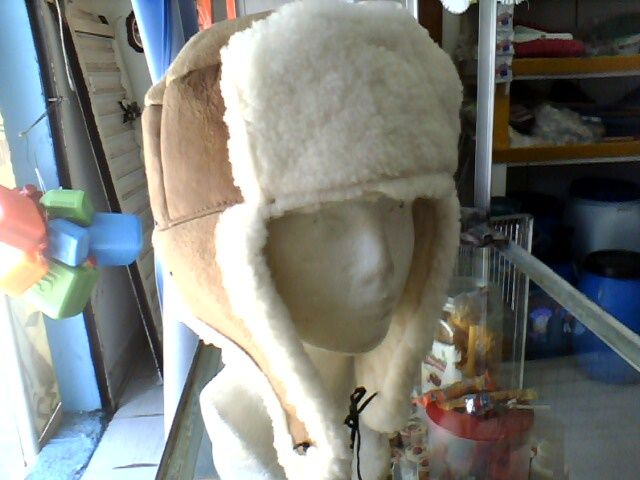 gorro del chavo en terminado gamuza pelo blanco