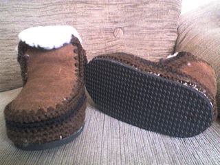 PANTUFLAS DE GAMUSA TEJIDAS.