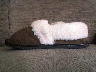 PANTUFLAS DE BORREGO TERM. GAMUSA CON TALÓN.